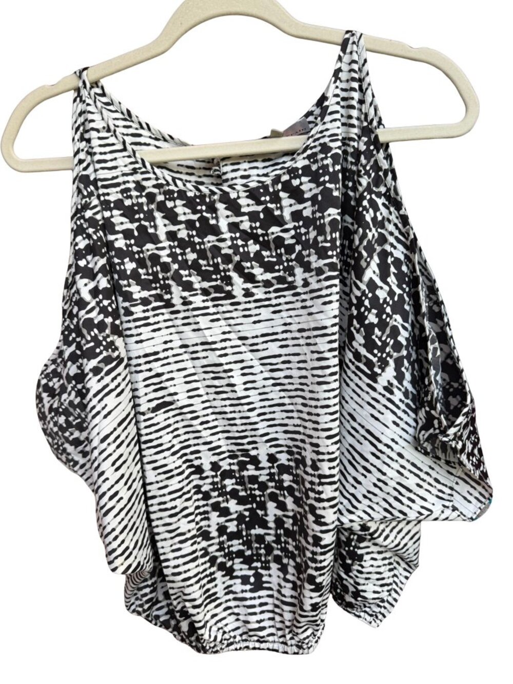 Current Affair Black White Cold Shoulder Batwing Blouse Top Size S